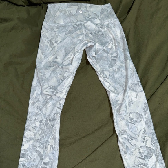 Lululemon Wunder Under High Rise Tight - Picture 2 of 3